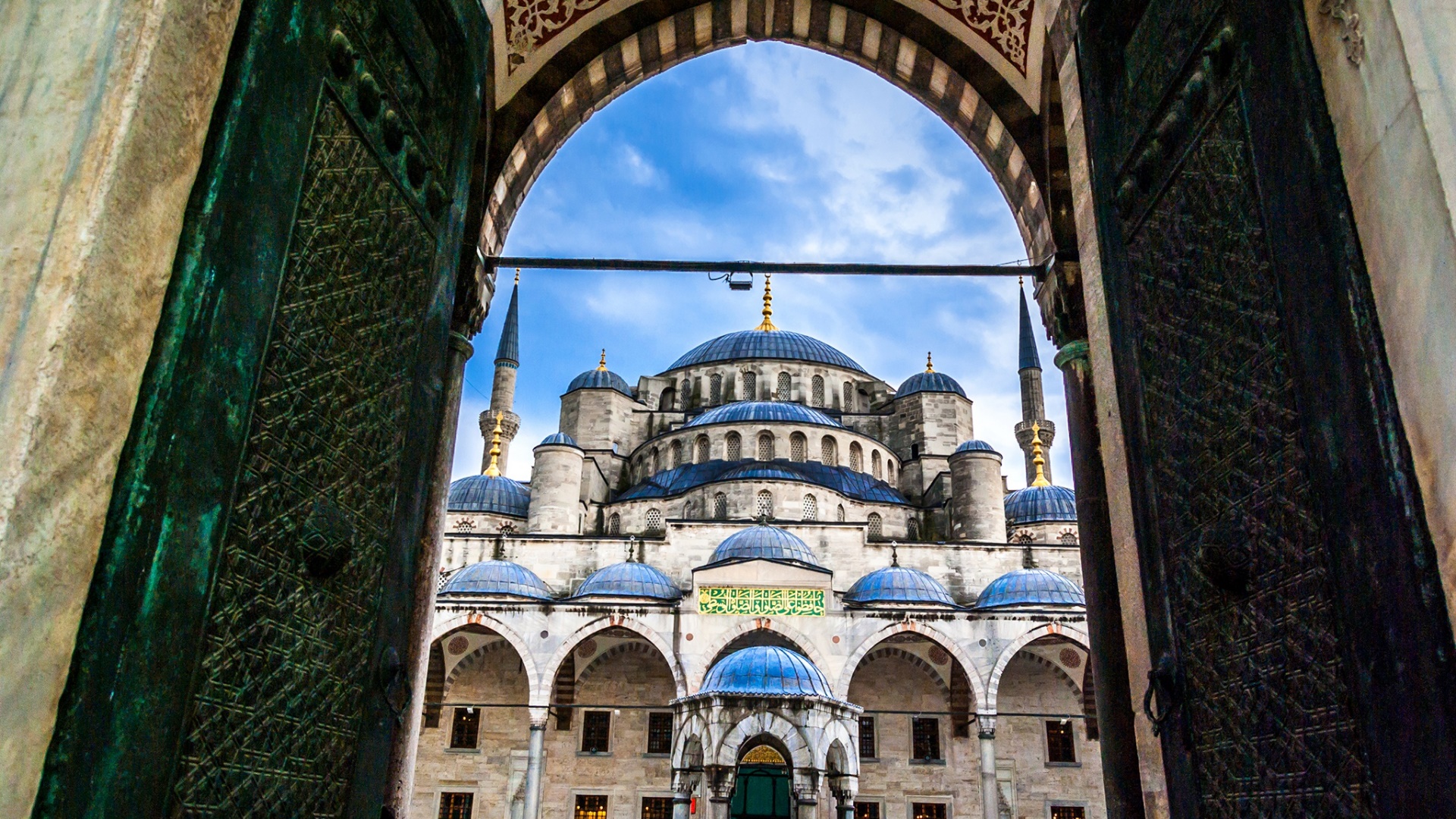 The Blue Mosque - backiee