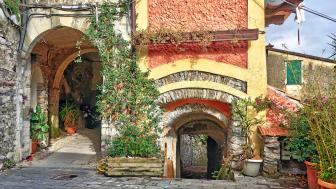 Vezzano Ligure, Italy wallpaper