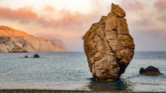 Rock In The Sea wallpaper