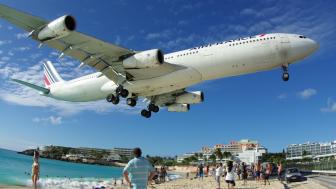 Air France Airbus A340 Approaching Princess Juliana Airport wallpaper