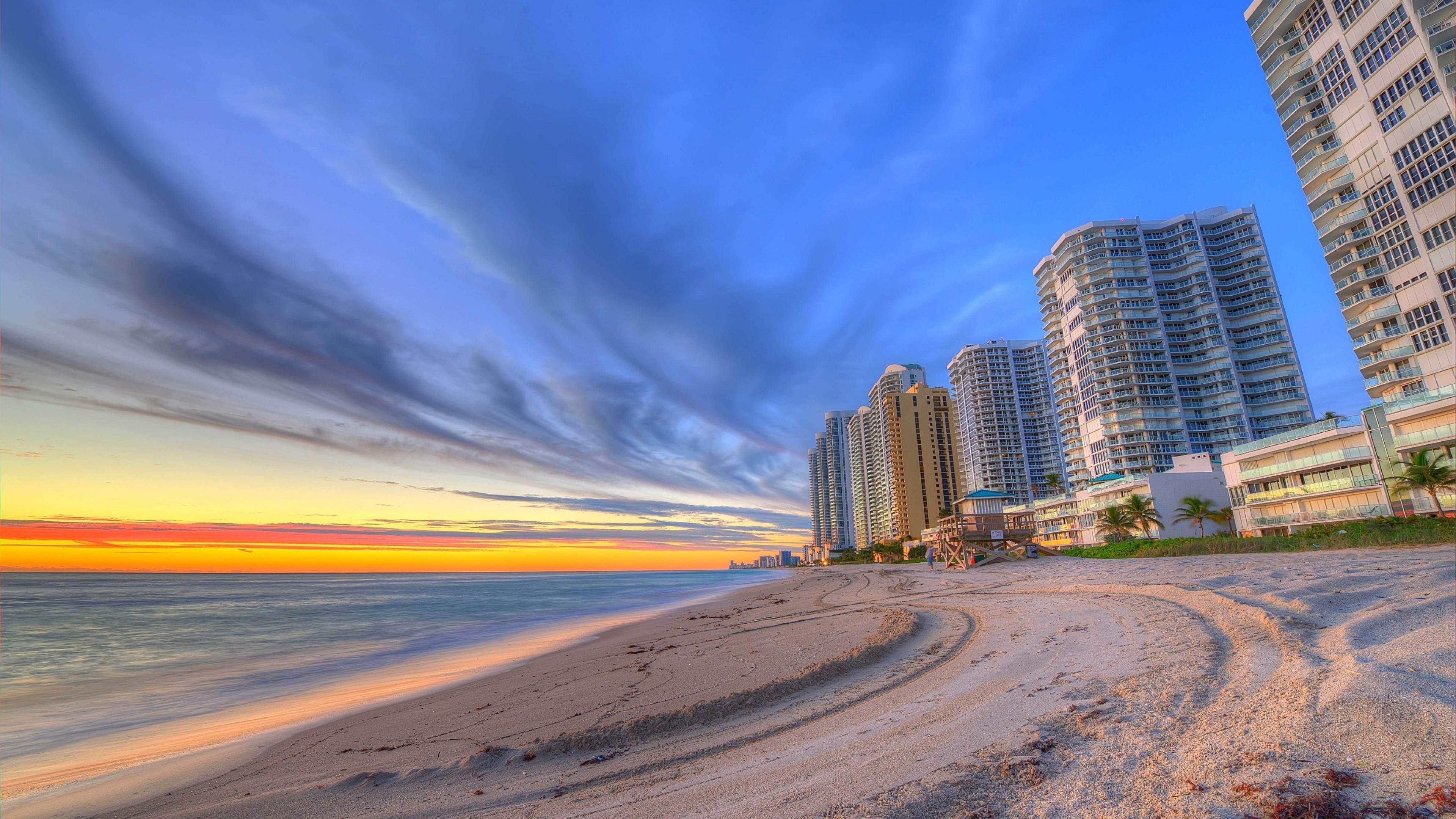 Sunset on Miami Beach backiee