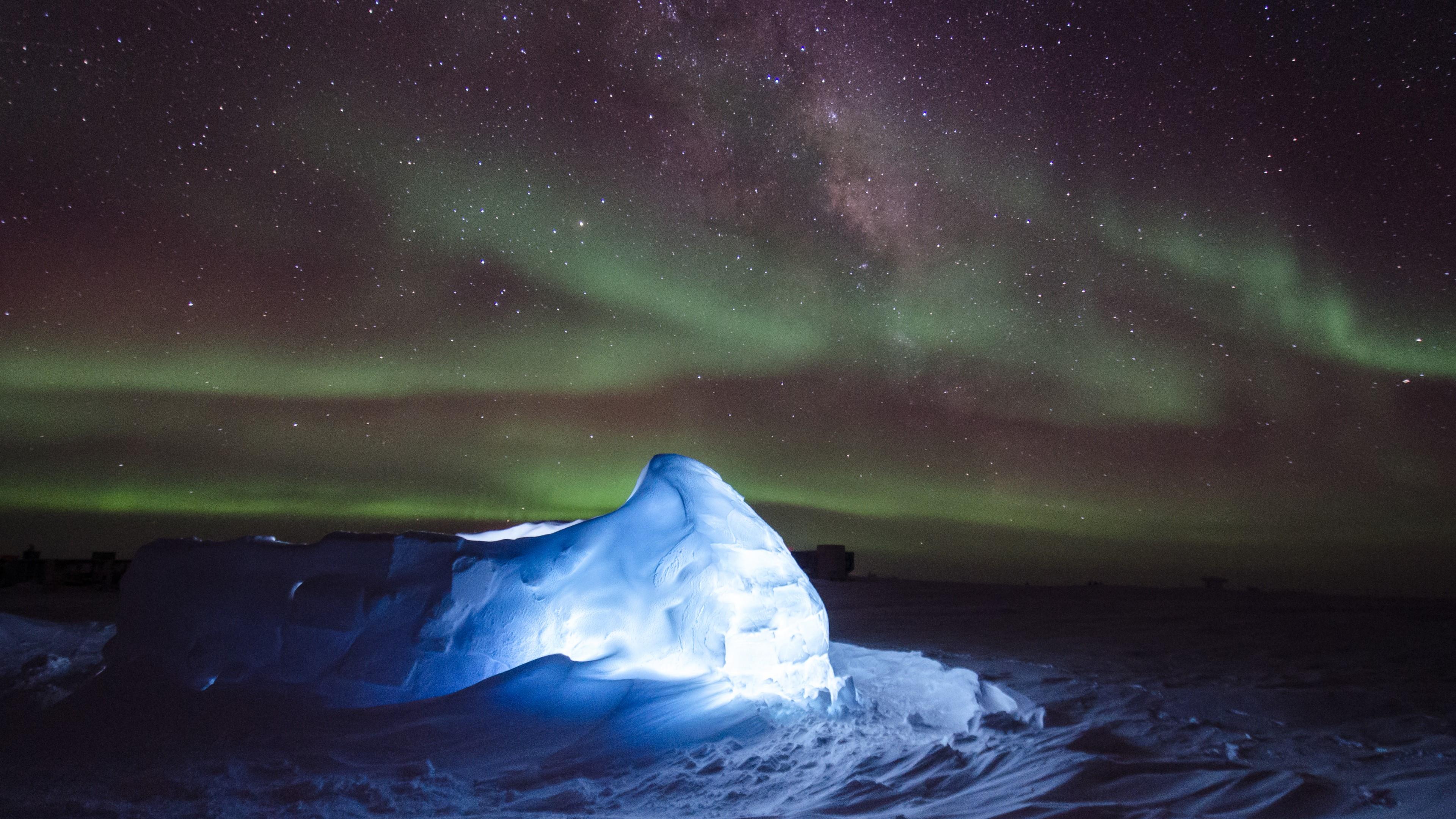 Aurora australis milky way backiee