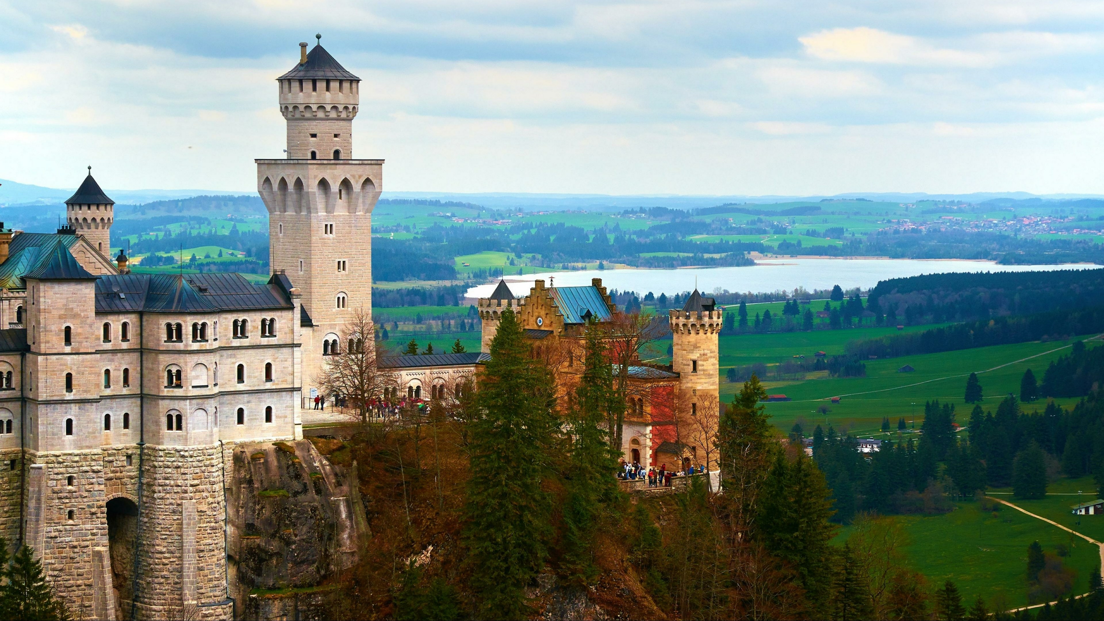 Neuschwanstein Castle (Germany) 4K UltraHD wallpaper - backiee