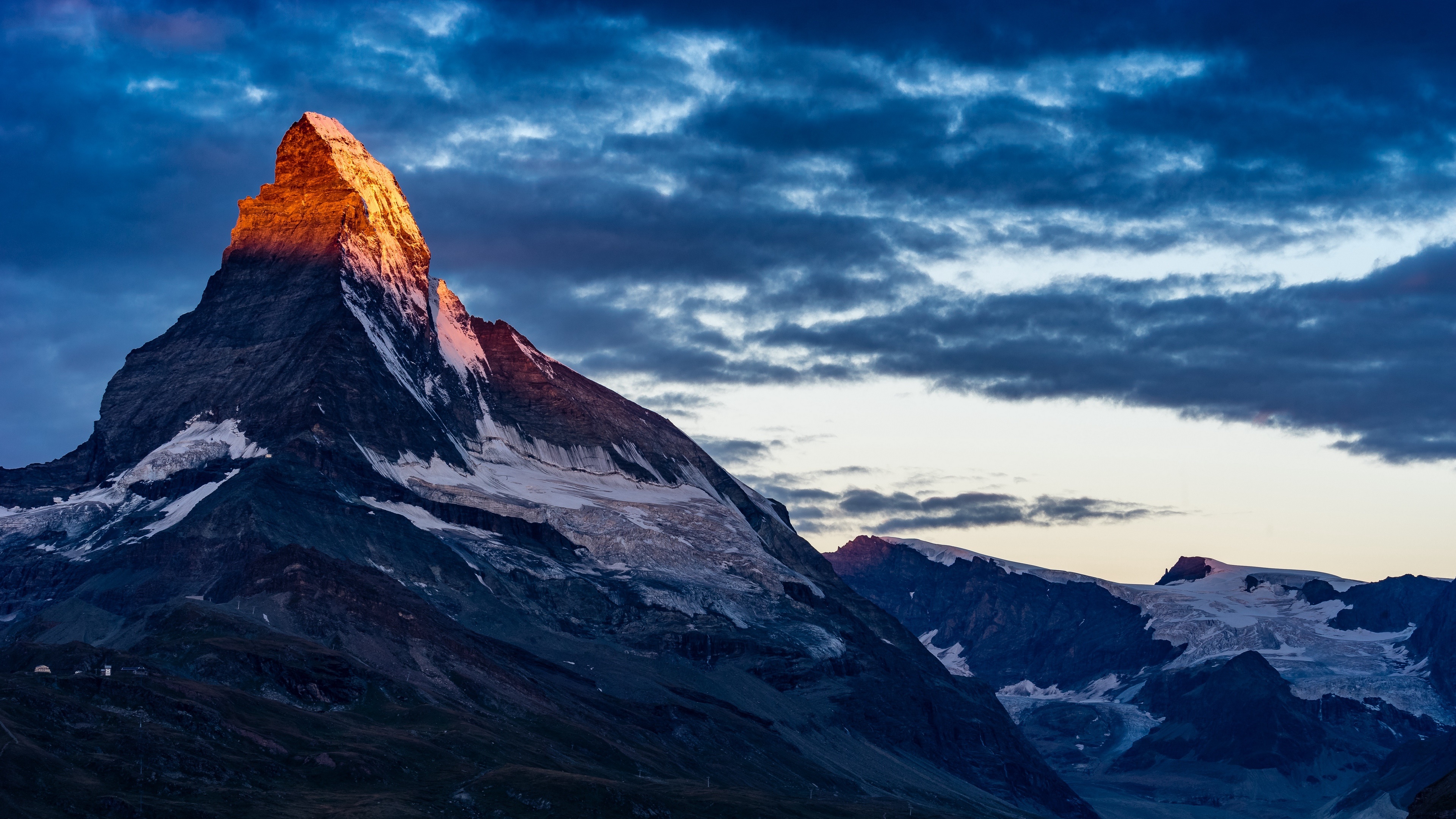 Matterhorn peak reflected in Stellisee Lake in Zermatt, Switzerland |  Windows Spotlight Images