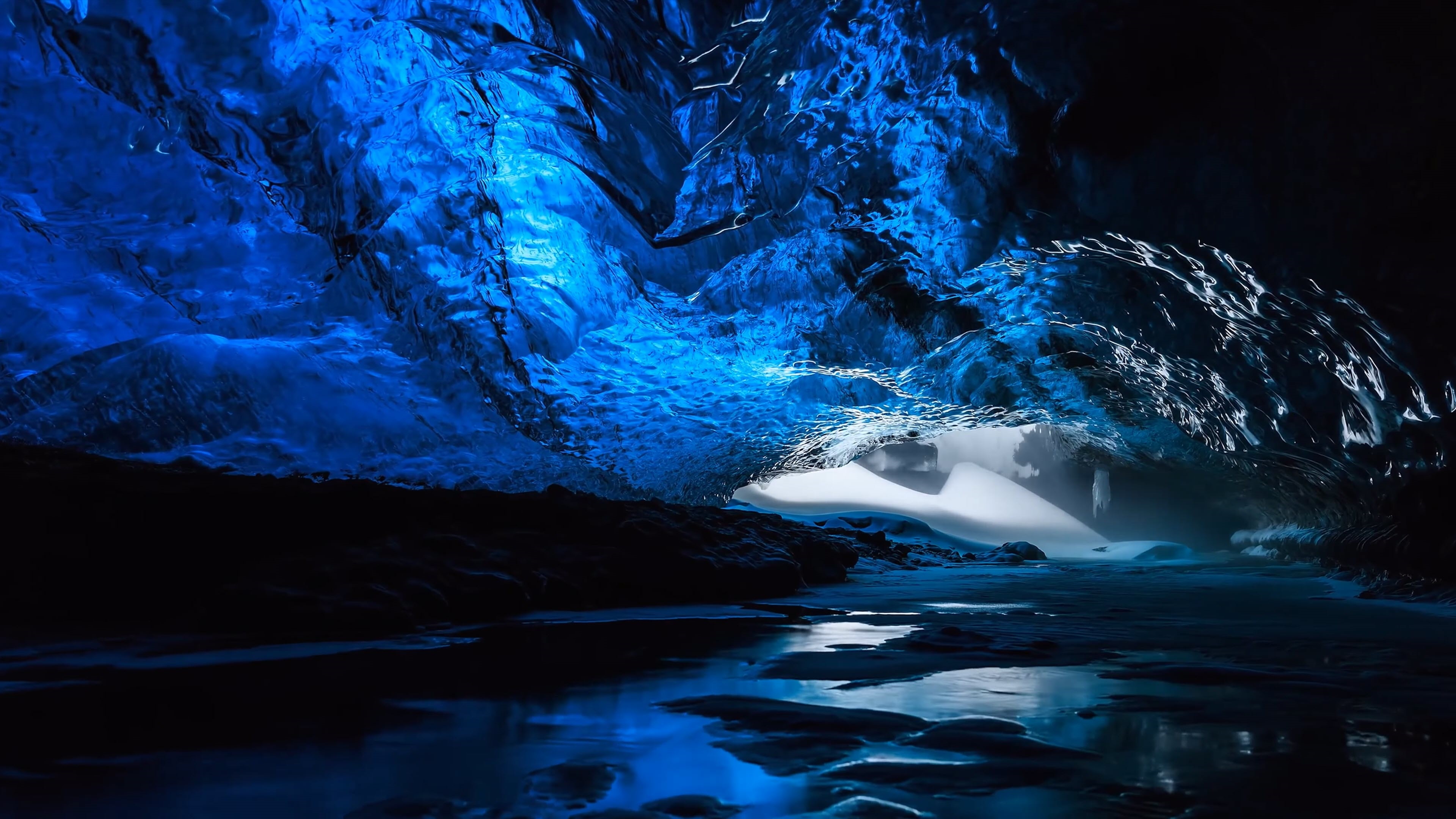 Blue ice cave (Skaftafell National Park, Iceland) wallpaper - backiee