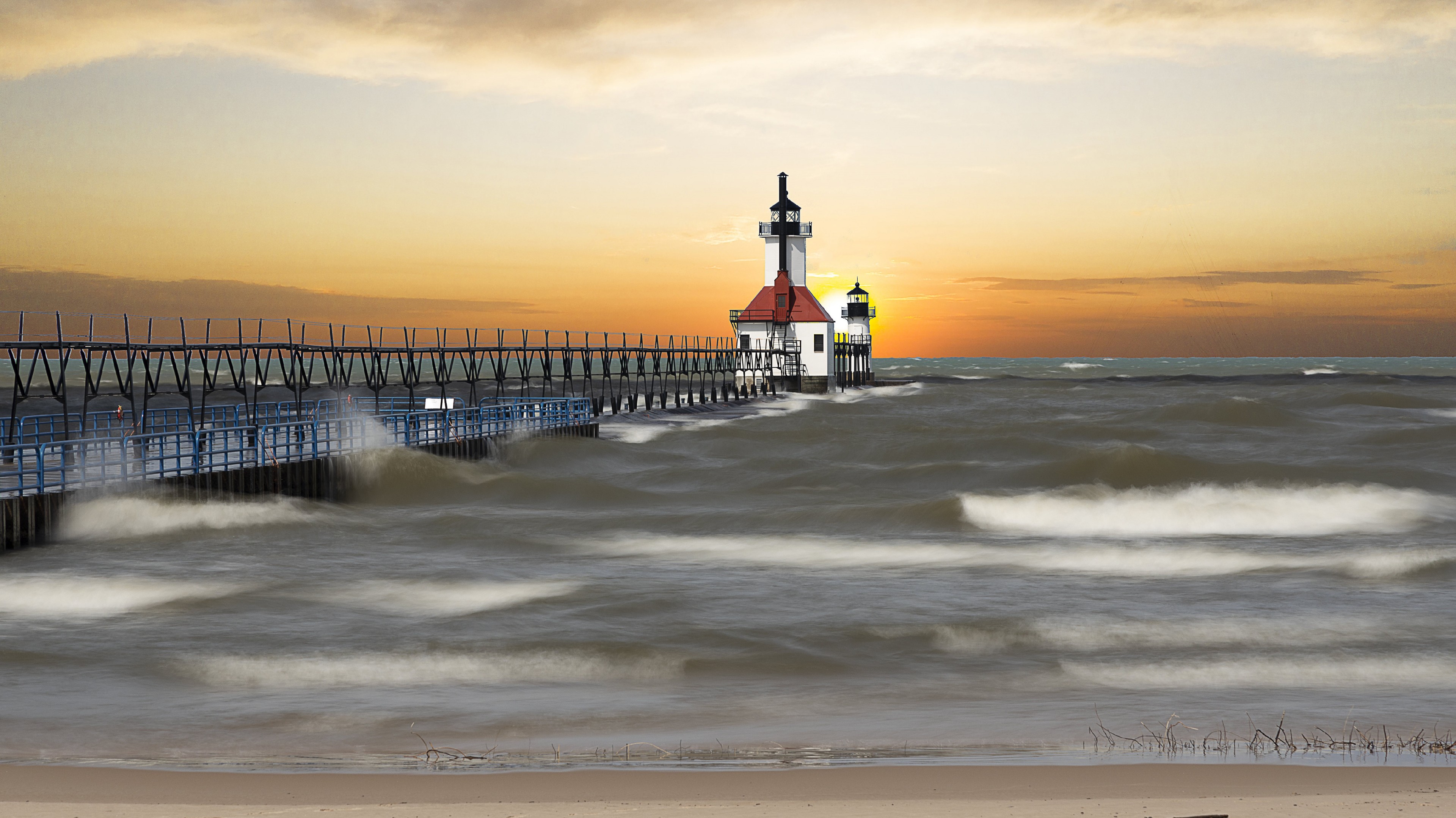 St. Joseph North Pier Inner Lighthouse - Backiee