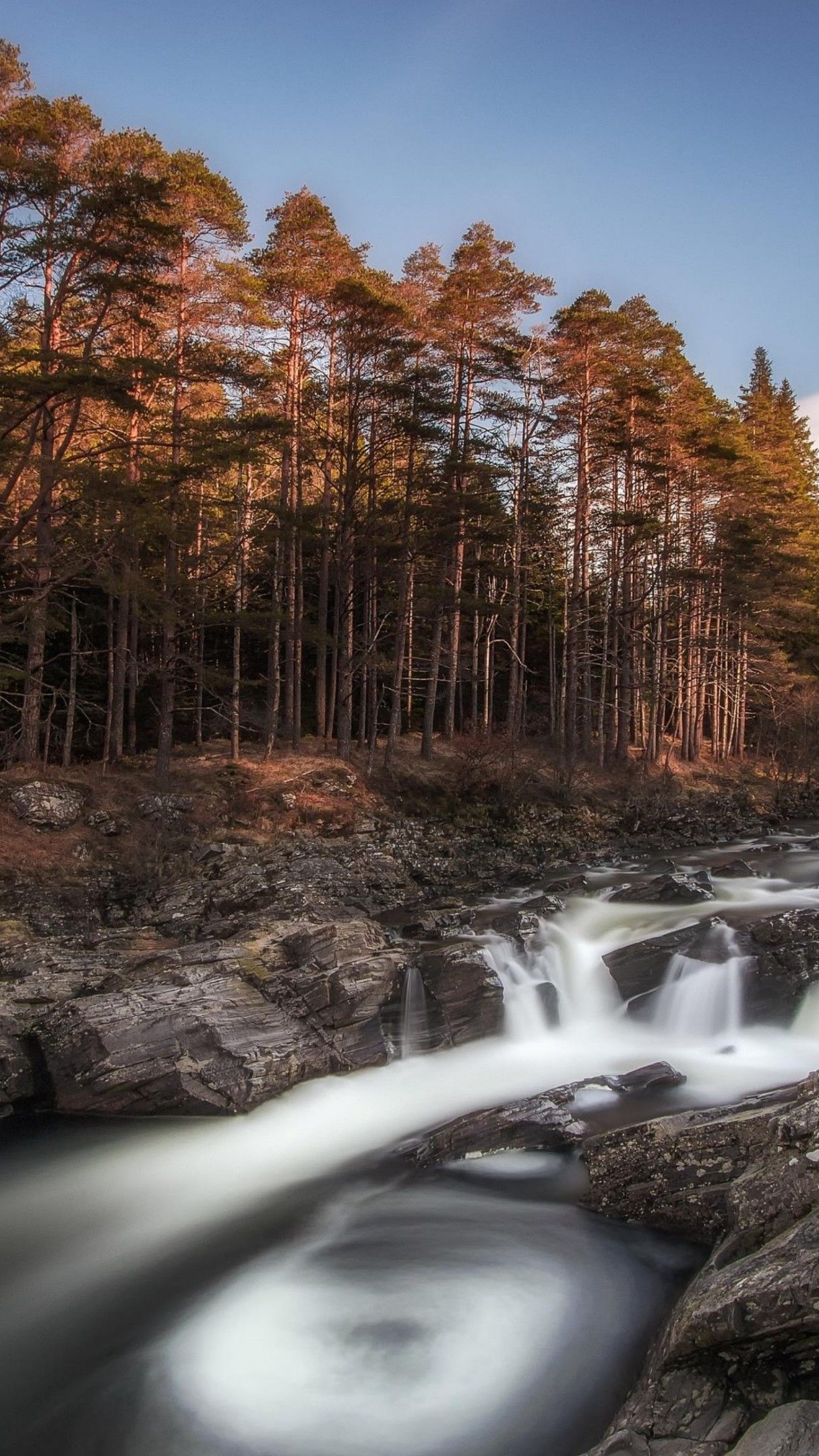 Running water of the River Orchy (Scotland) wallpaper  