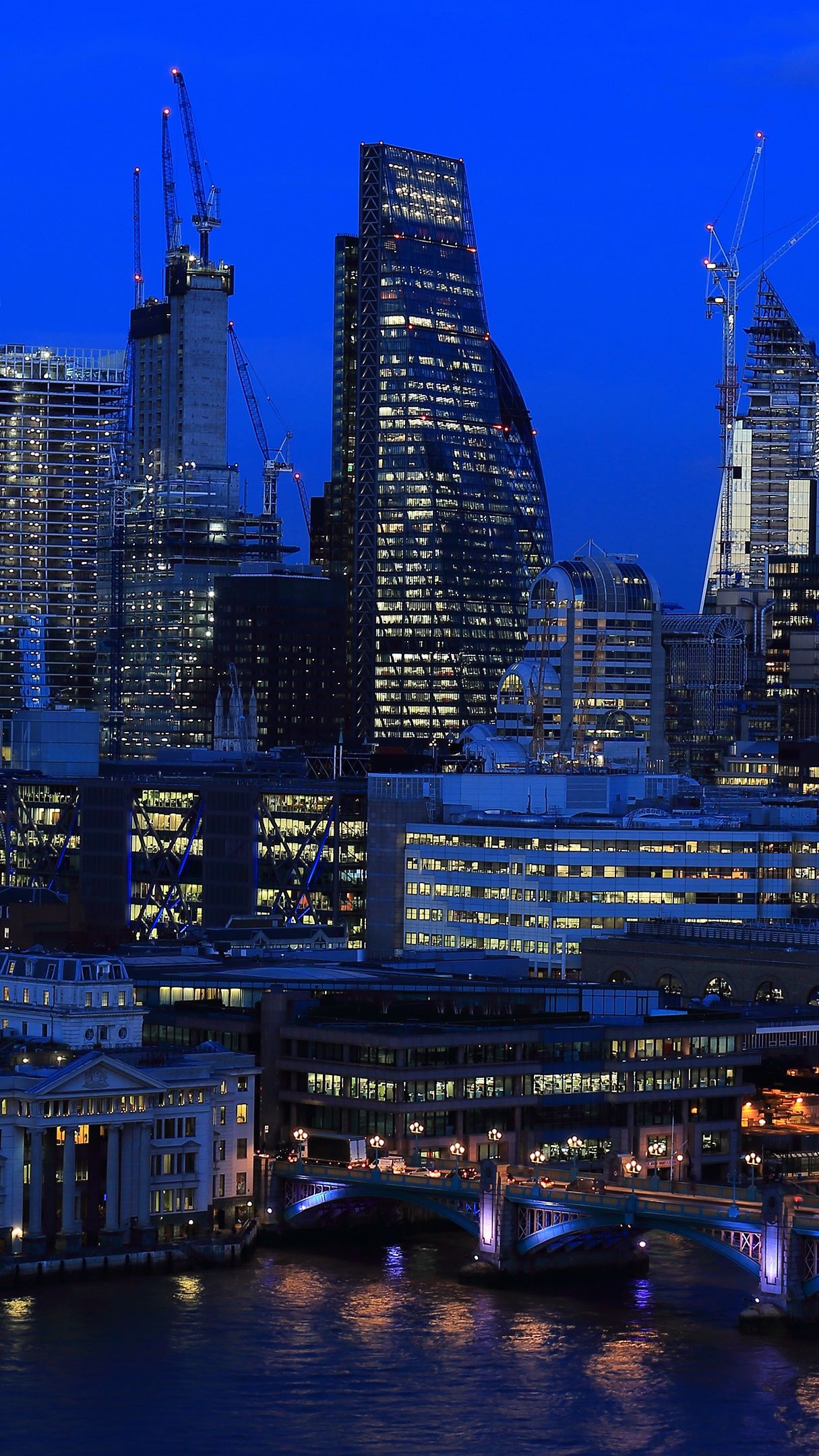 London's skyscrapers - backiee