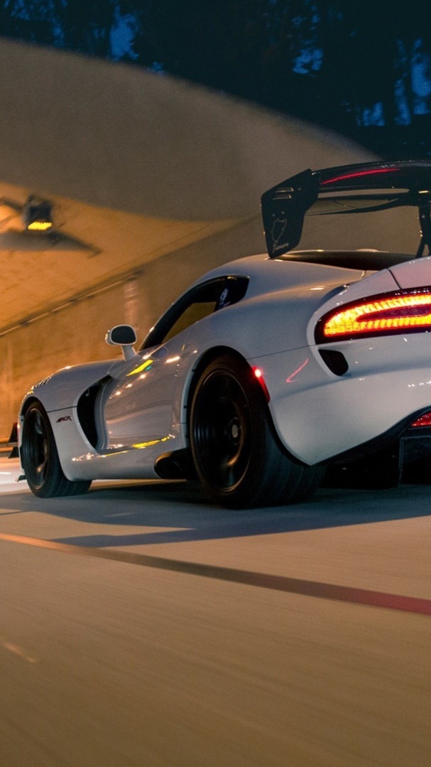 Dodge Viper закат