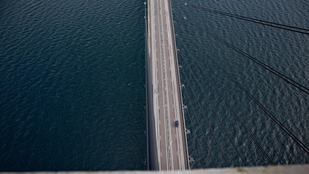 Looking Down from the Top of the Oresund Bridge wallpaper