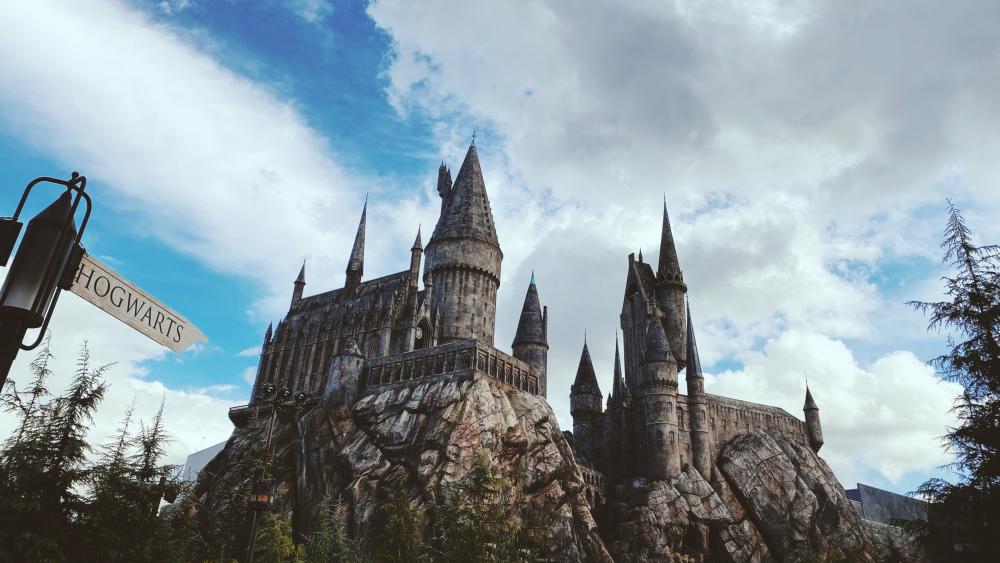 Hogwarts Castle - The Wizarding World Of Harry Potter, Universal's Islands of Adventure wallpaper