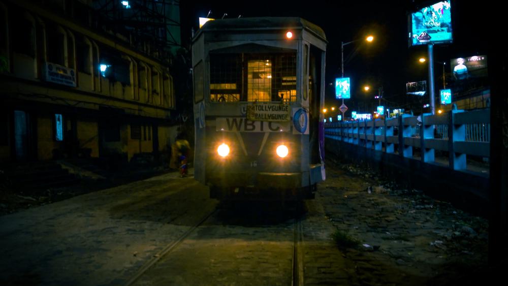 Tram in Kolkata Night wallpaper