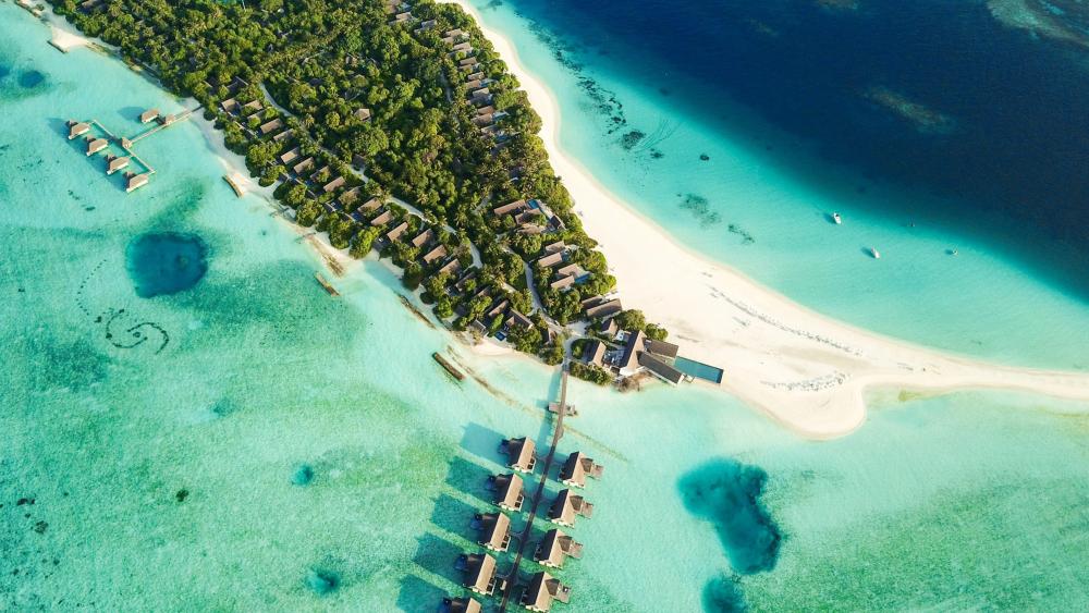 Overwater bungalows in Maldives wallpaper