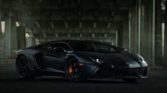 Midnight Majesty Lamborghini Aventador wallpaper