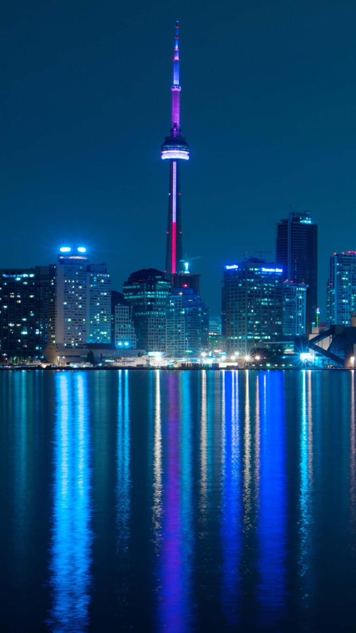 Lake Ontario Reflecting the City Lights of Toronto wallpaper - backiee