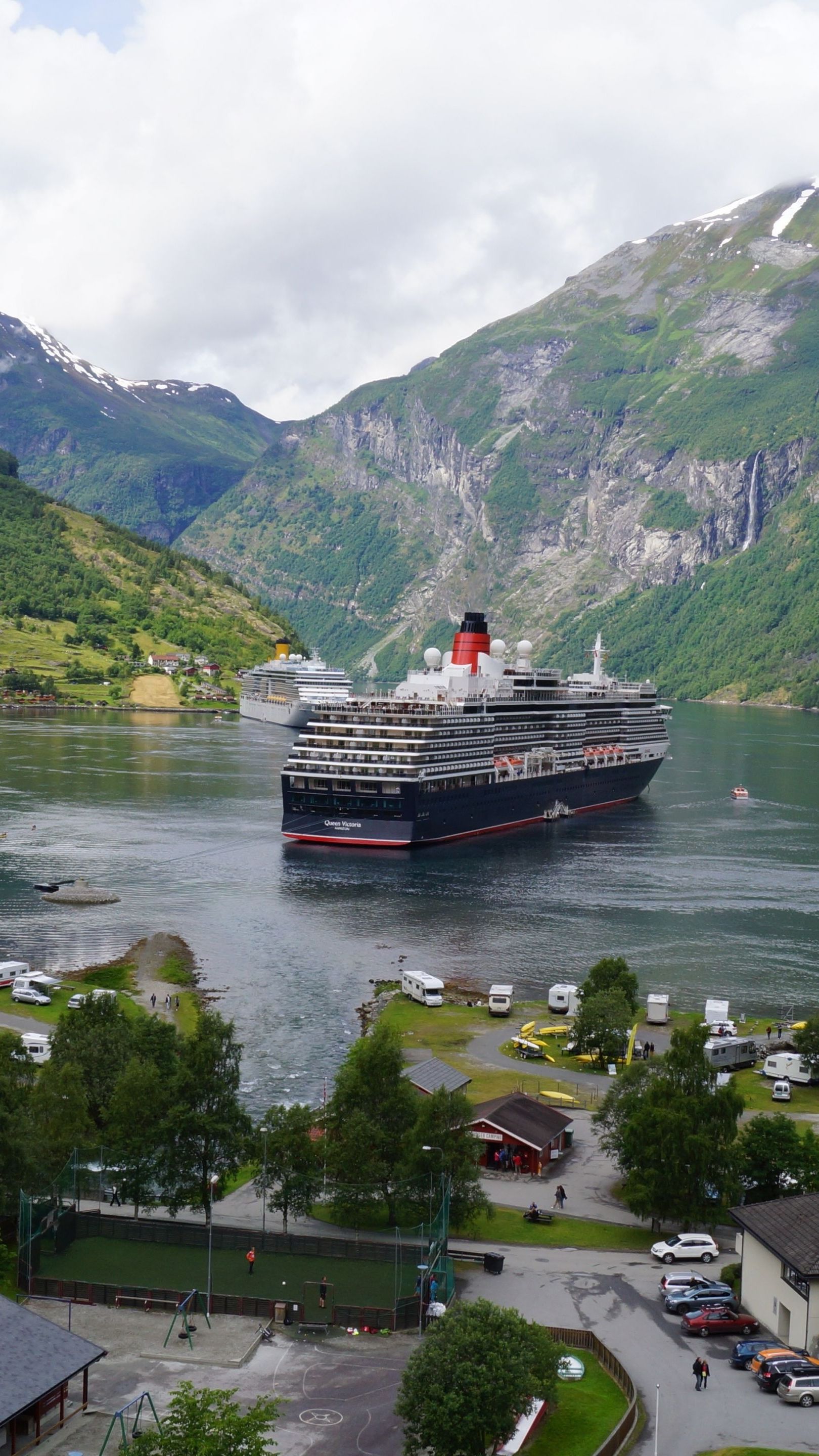 Geirangerfjord cruise - backiee