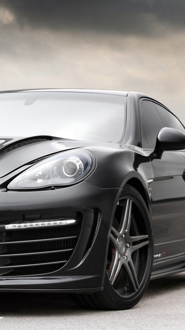 Sleek Monochrome Porsche Panamera - backiee